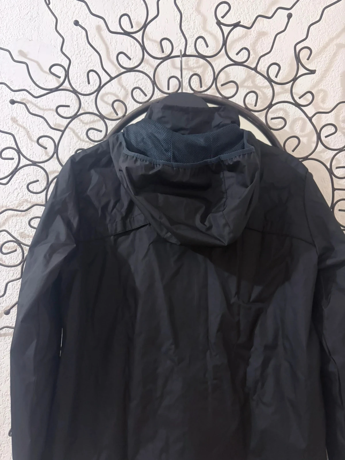 Casaco de Vento Técnico Preto Kipsta – Proteção Esportiva Impermeável – Tamanho 10-11 Anos (141-150 cm) – photo 6